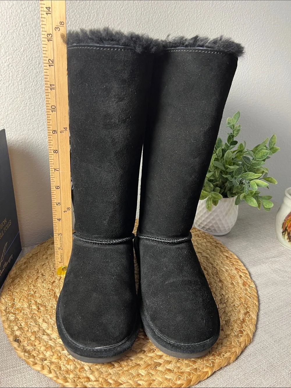 BEARPAW Lori Black Suede Sheepskin Button Boots Women’s Size 6